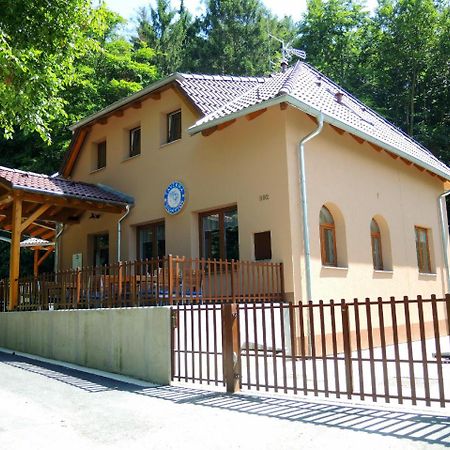 Penzion Pod Kartouzkou Dolany  Экстерьер фото